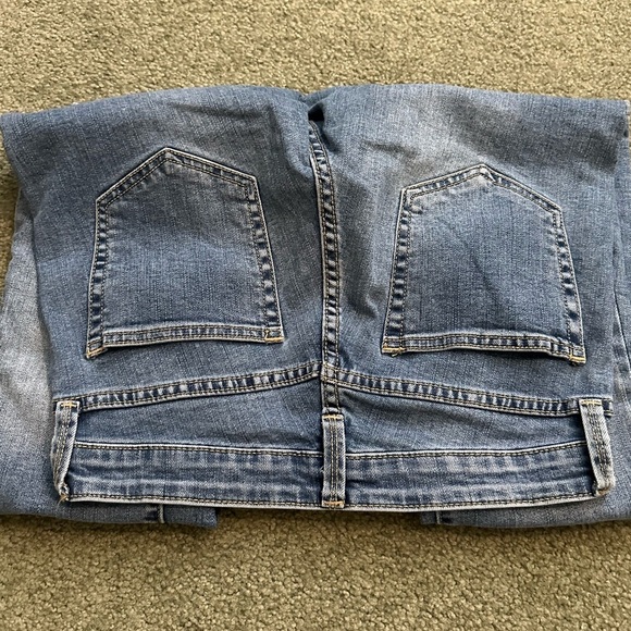 GAP Women's Light Blue Boyfriend Jeans - Picture 3 of 4